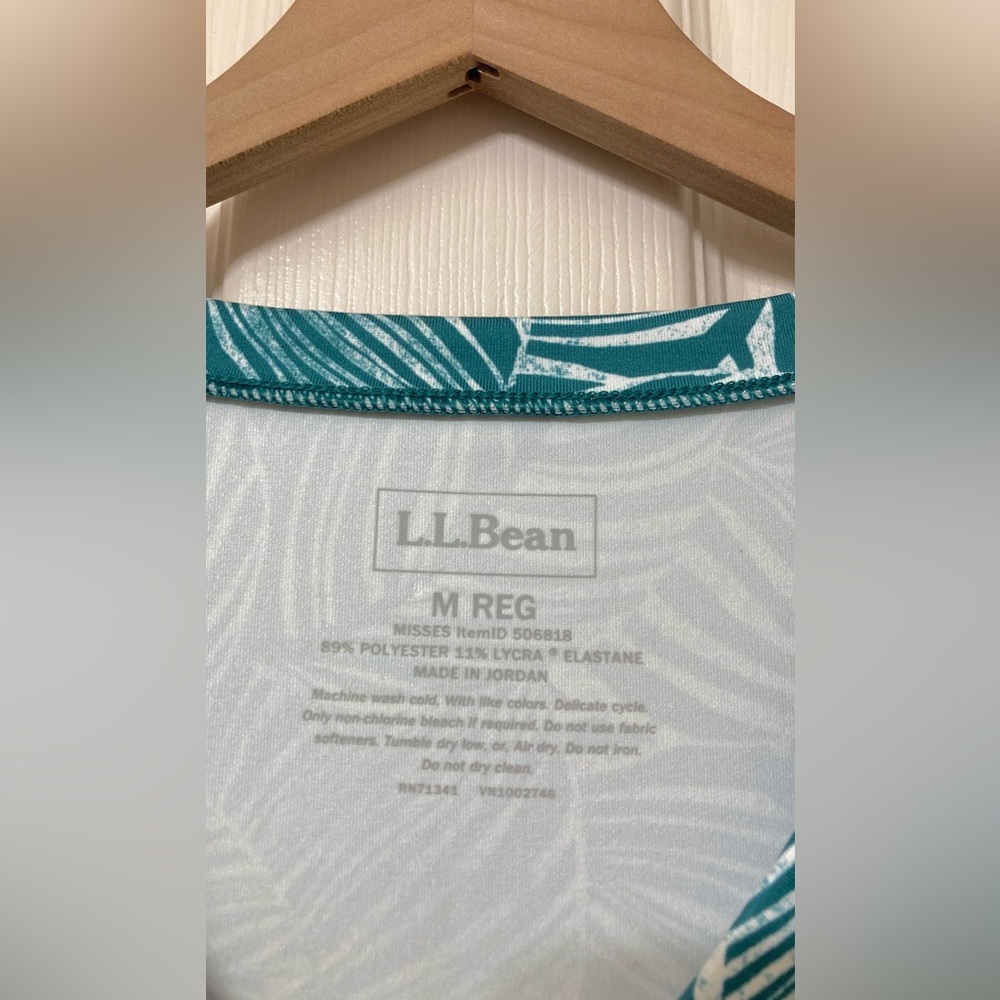 L.L. Bean UPF 50 V Neck Short Sleeve Dress Medium Sporty Zip Pocket Vacation - Picture 2 of 7
